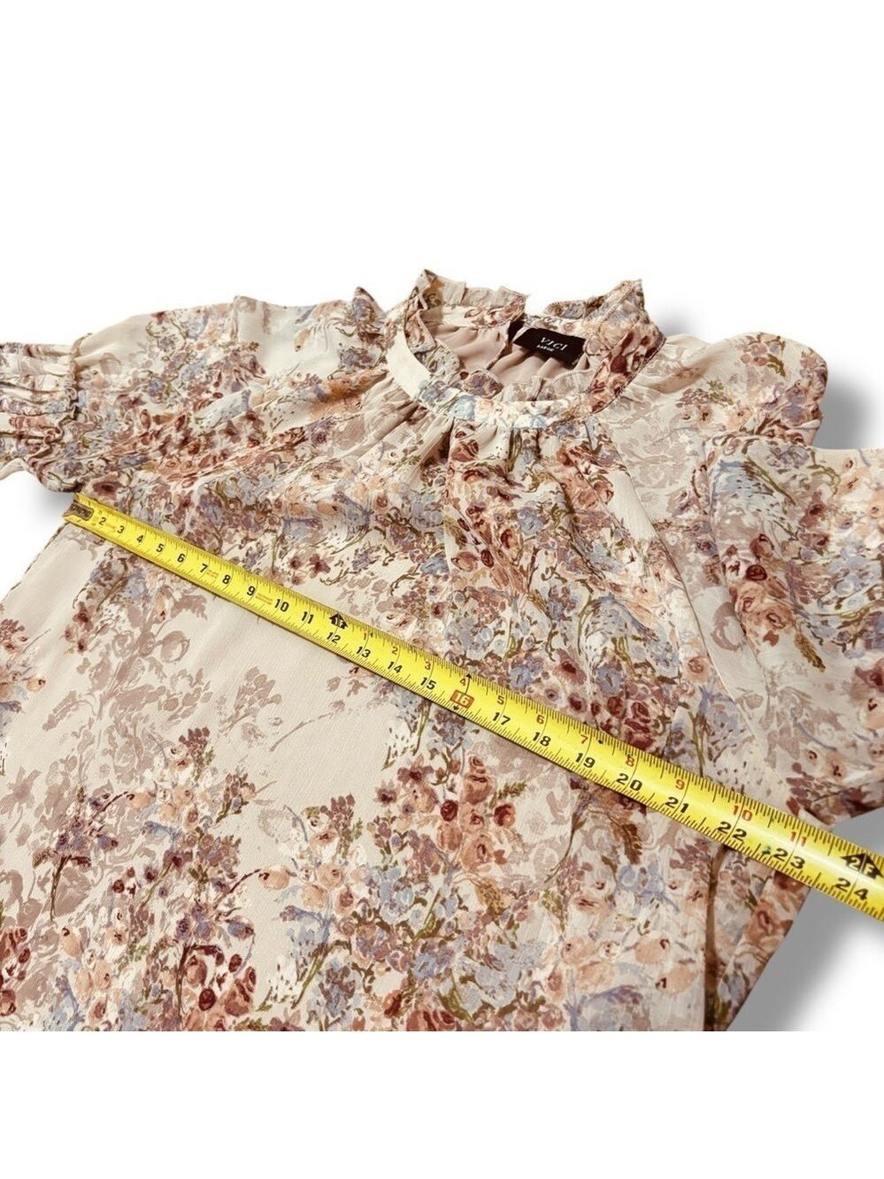 Vici Cream Beige Floral Ruffle Blouse – Size Large - Picture 6 of 11